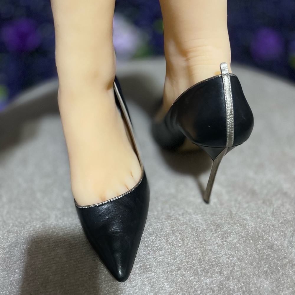 Black Bradley Mischka leather pumps